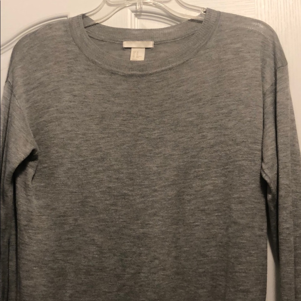 H & M light sweater- Fine knight